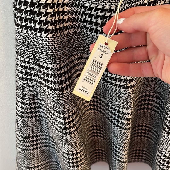 Skirt - Picture 2 of 2